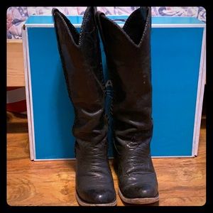 Black cowgirl boots